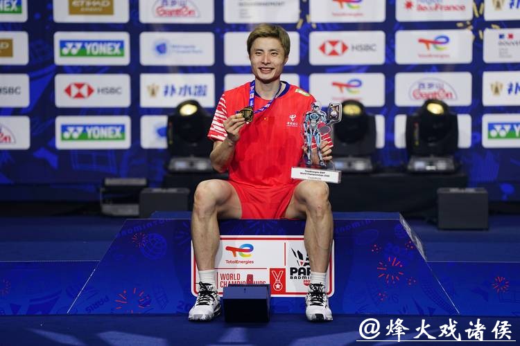 石宇奇2-0战胜朱利安 晋级羽毛球世锦赛男单16强