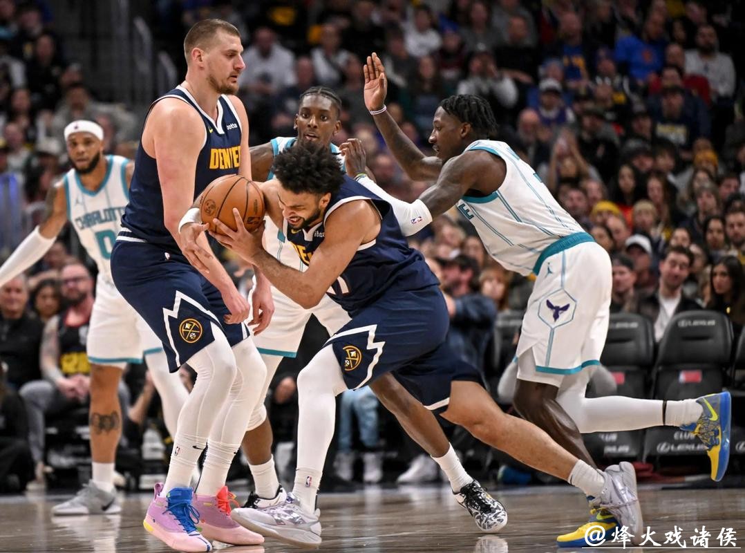 约基奇缺阵掘金大胜快船 文班10分马刺负雄鹿